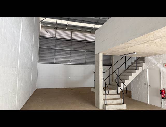 211M² FACTORY TO LET IN SHAKAS HEAD